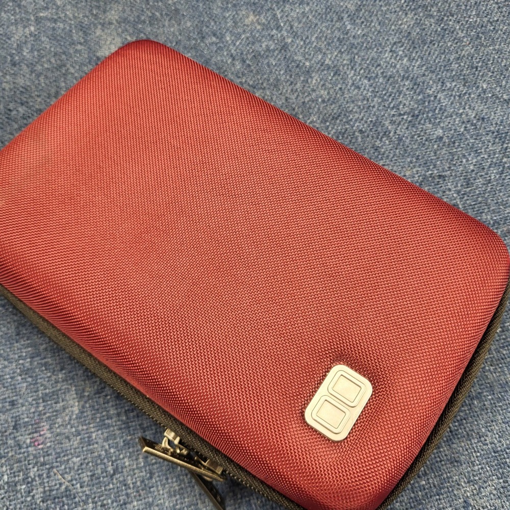PowerA Nintendo DS Hard Shell Carrying Case Red 8 Game Slots Mesh Pocket